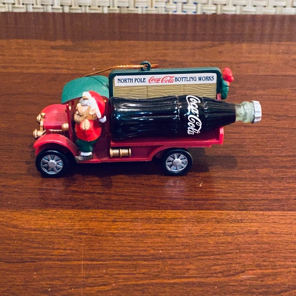 🎄VTG 1998 Coca-Cola Trim-A-Tree Collection North Pole Bottling Company Ornament - Picture 3 of 7